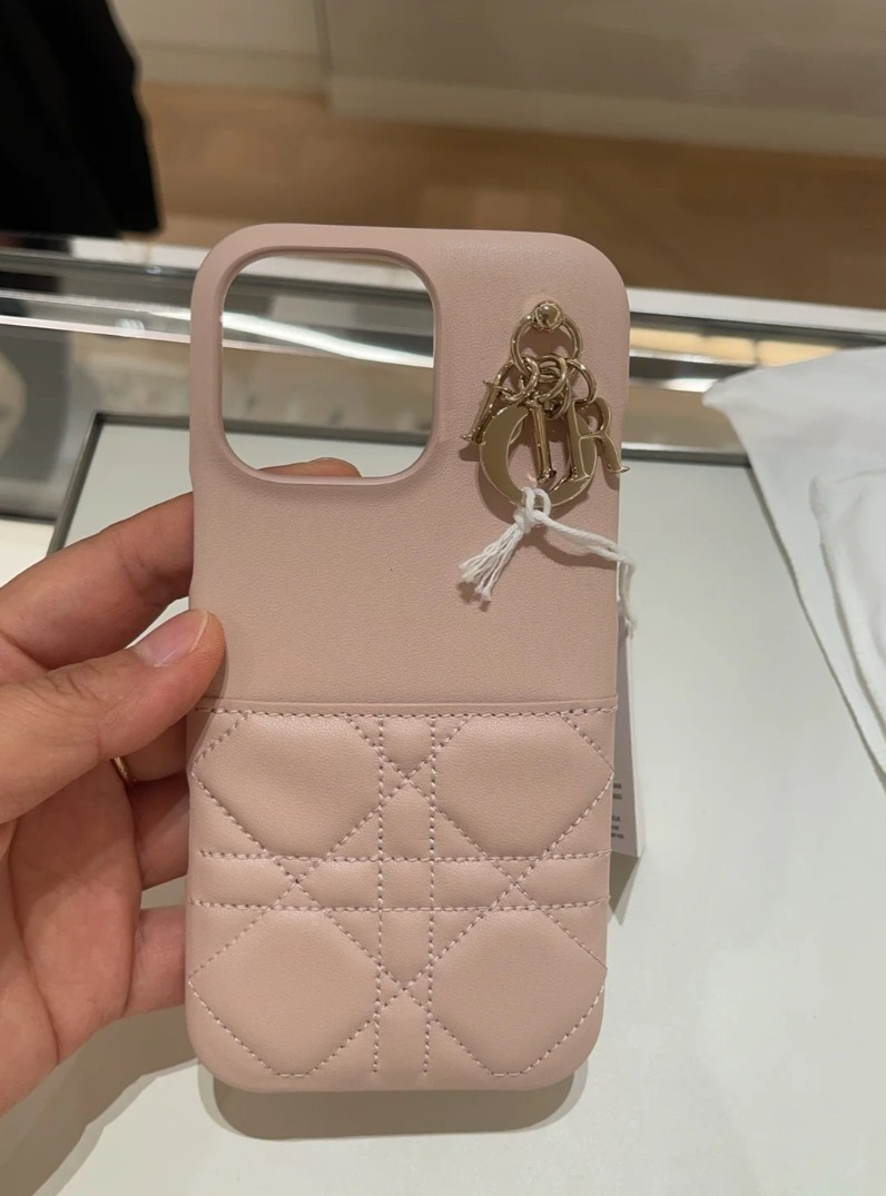 DIOR 日本限定カラーも♪ Lady Dior iPhone 16 Pro ケース 4色