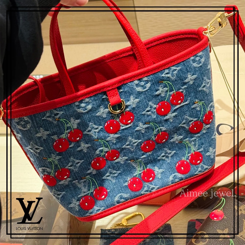 LVチェリー柄ショップ袋1枚、チェリー柄ダンボール1点、包装用紐1