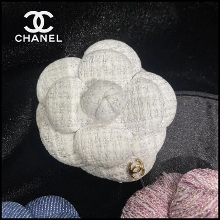 ホワイト（白）系 CHANEL(シャネル) ブローチ・コサージュ(レディース
