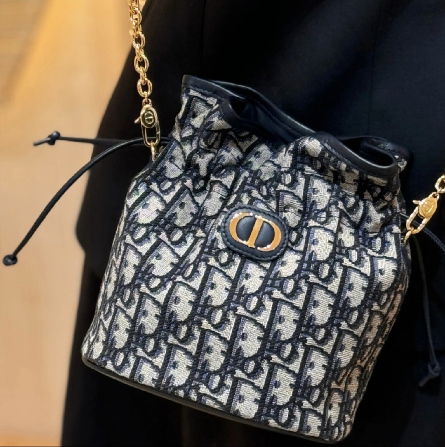 ◇国内発送◇Dior Montaigne ミニ バケット バッグ