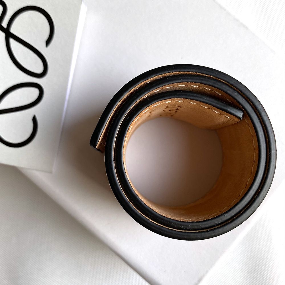 人気ハイブランドLOEWE(ロエベ)の注目アクセサリー・ブローチをご紹介