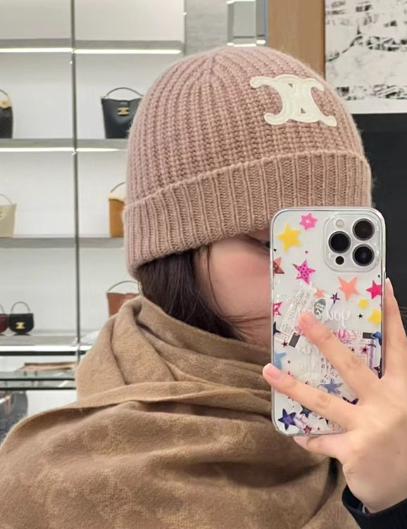 CELINE】セリーヌ トリオンフ刺繍入り ニット帽 ビーニー (CELINE