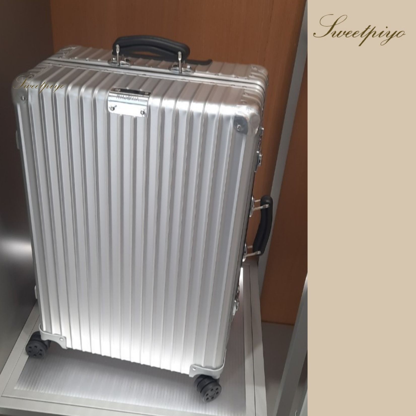 オリジナル チェックイン M ラージ アルミニウム製スーツケース RIMOWA
