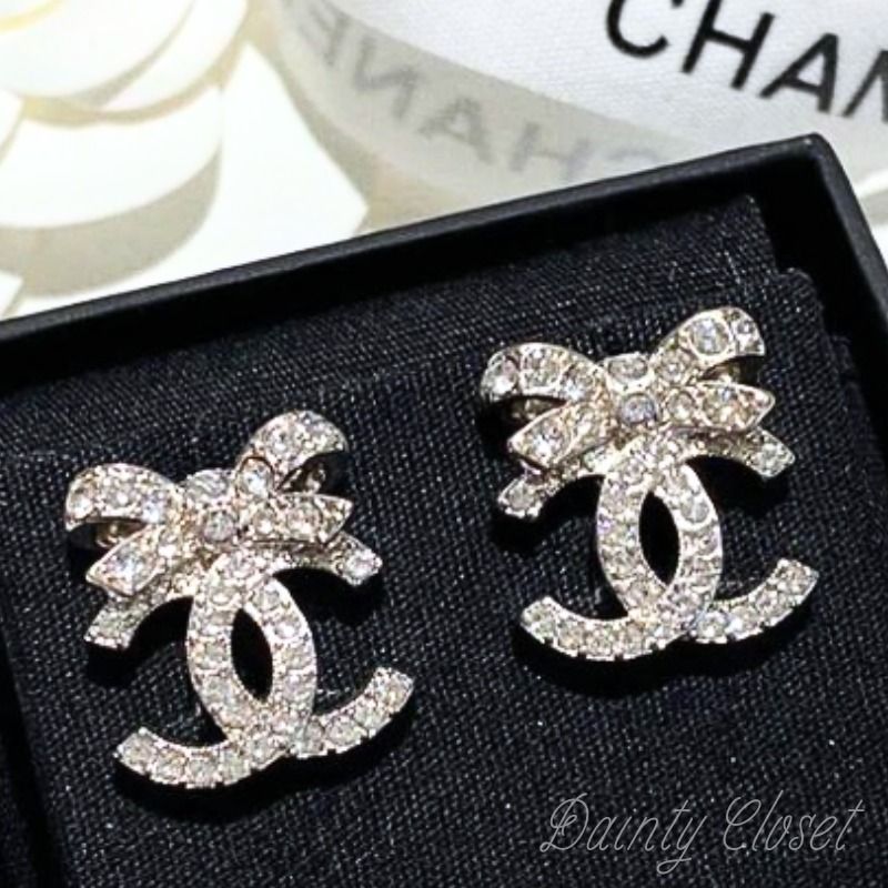 トレンドのリボンモチーフが可愛い♪【CHANEL】ピアス チェーン ご褒美