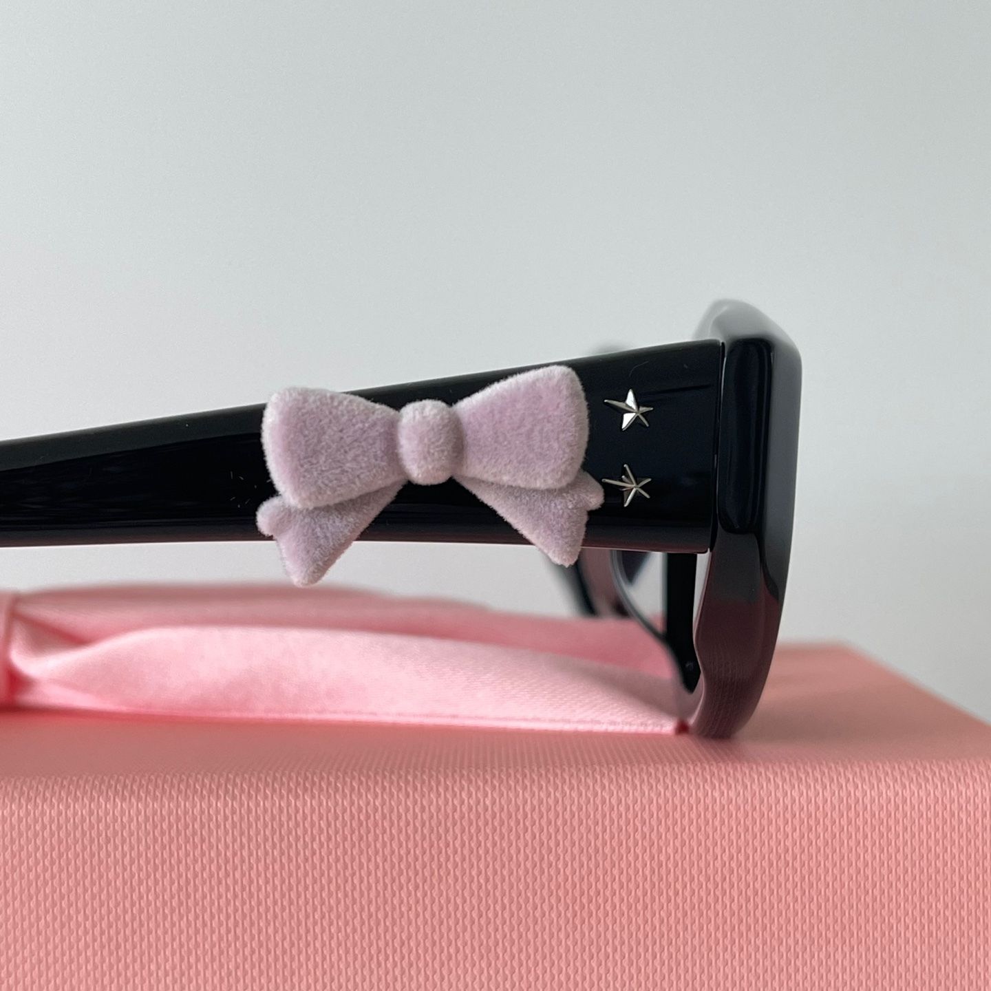 Gentle Monster Jennie】Aile.G☆エル.G ピンクリボンチャーム (Gentle