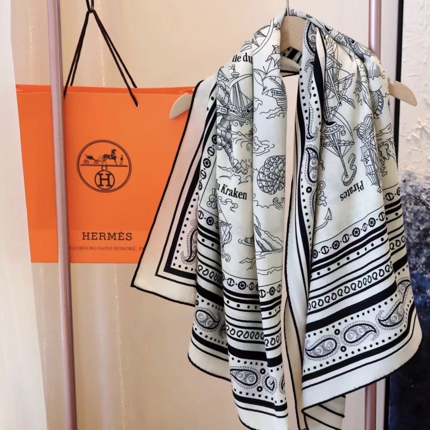 エルメス空箱カレジェアン（カシシルショール用）とリボン9個セット