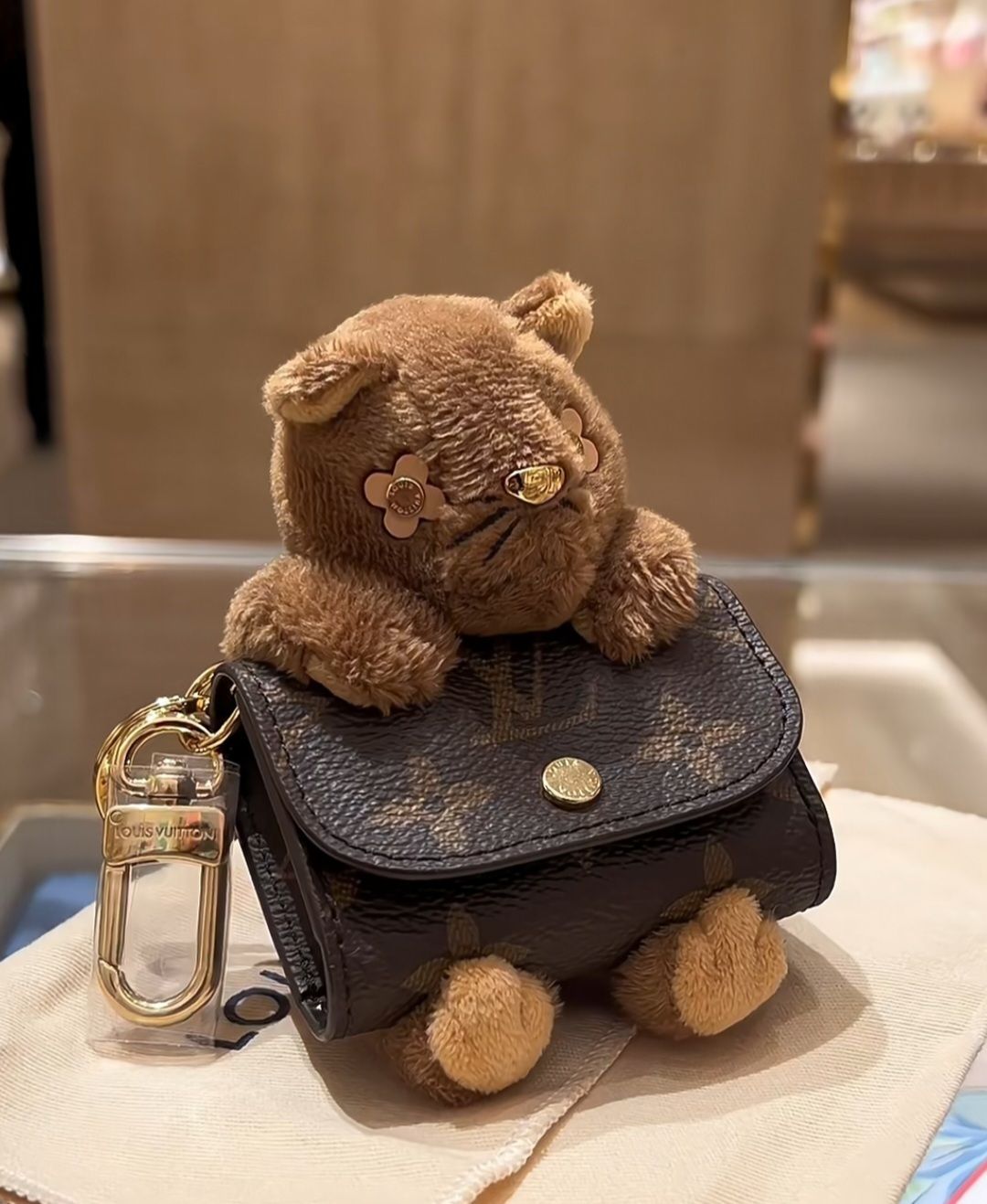 ルイヴィトン テディベア 2点セット クマモチーフ ブローチ ルイ