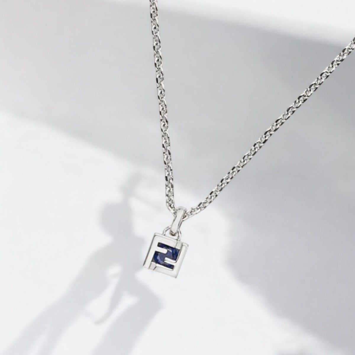 フェンディ FENDY airpods エアポッズ チェーン ネックレス フェンディ