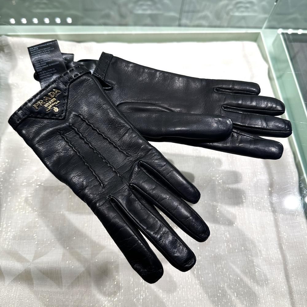 PRADA お洒落レザーグローブ 手袋 本革レザー カシミア裏地 ロゴ