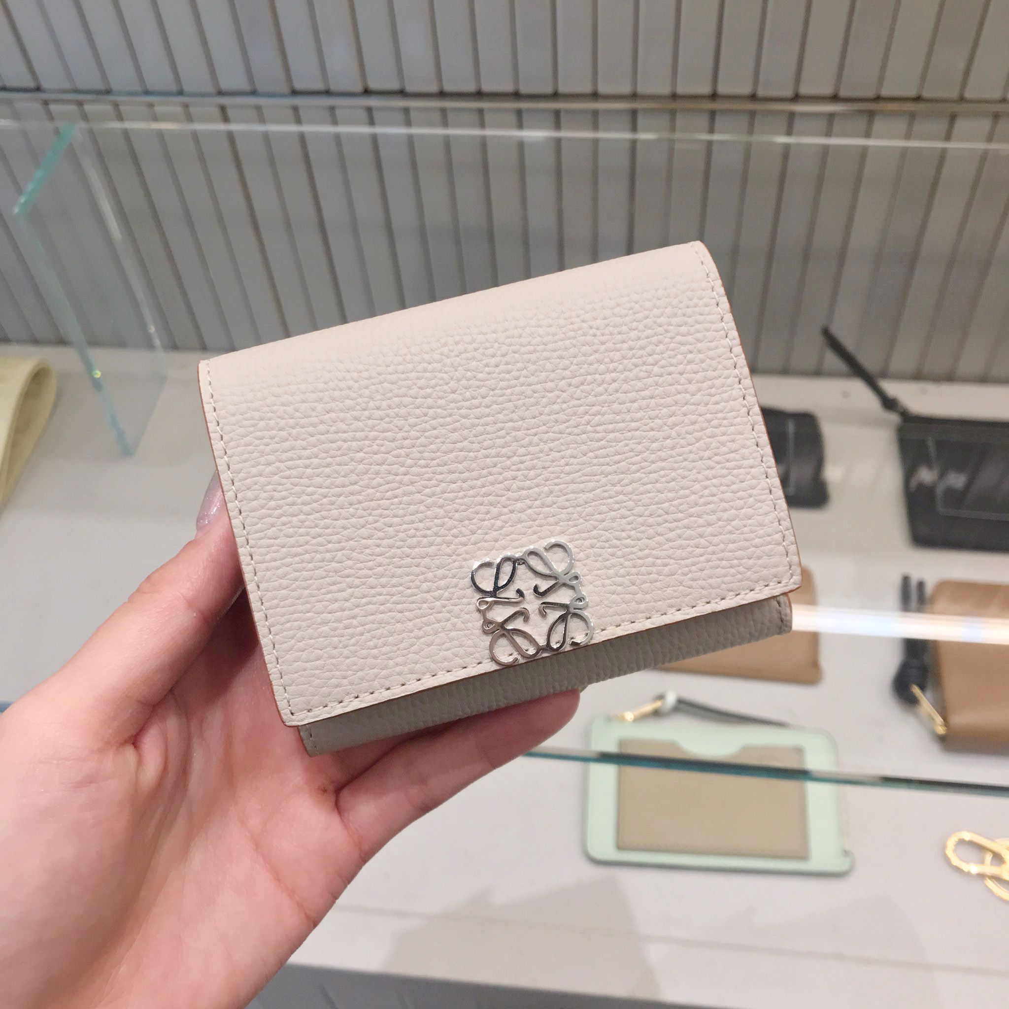 ☆LOEWE☆アナグラム トライフォールド ウォレット♡ (LOEWE