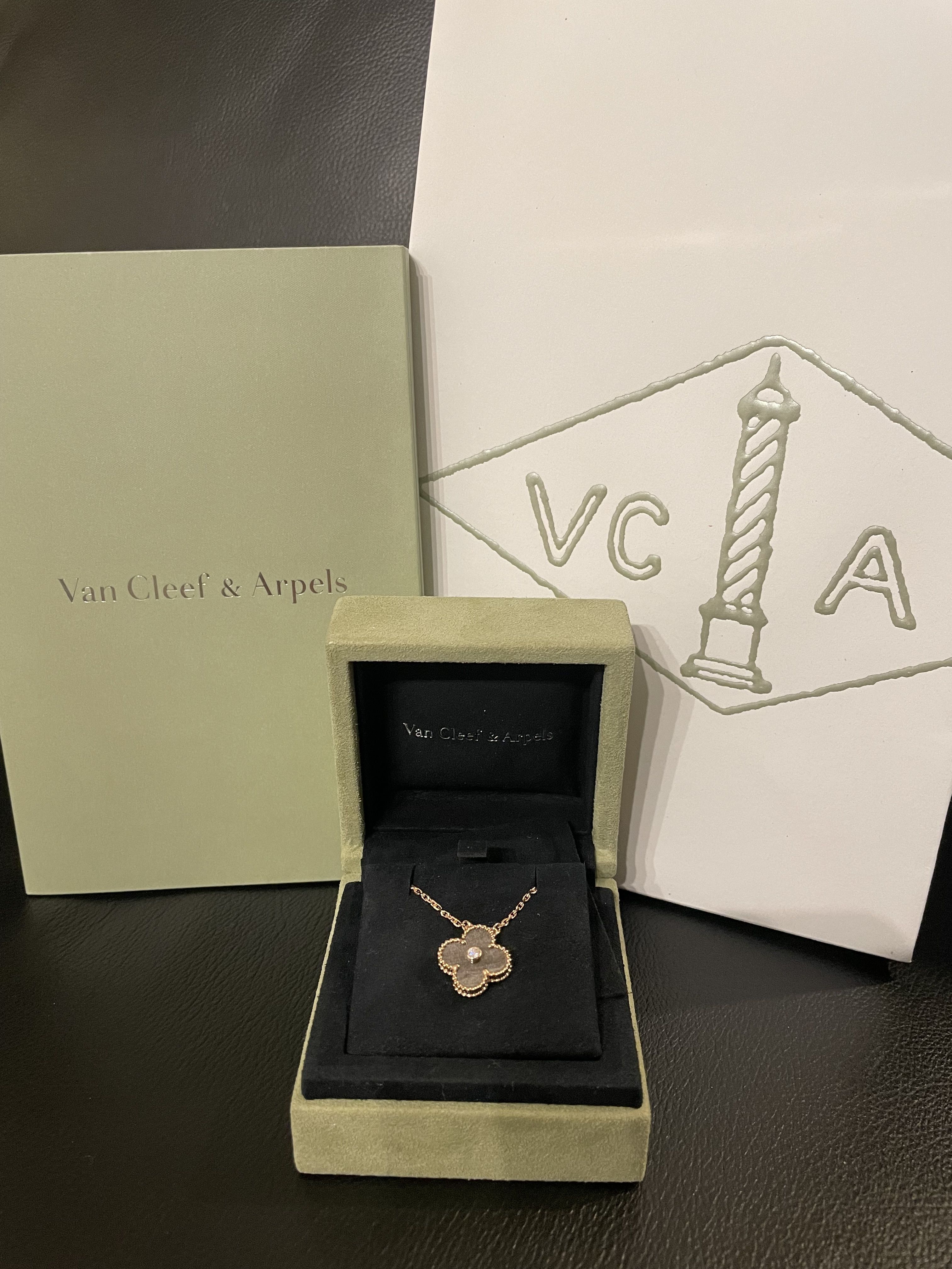 ヴァンクリーフアーペル アクセサリーケース 三つ折り財布にも Van