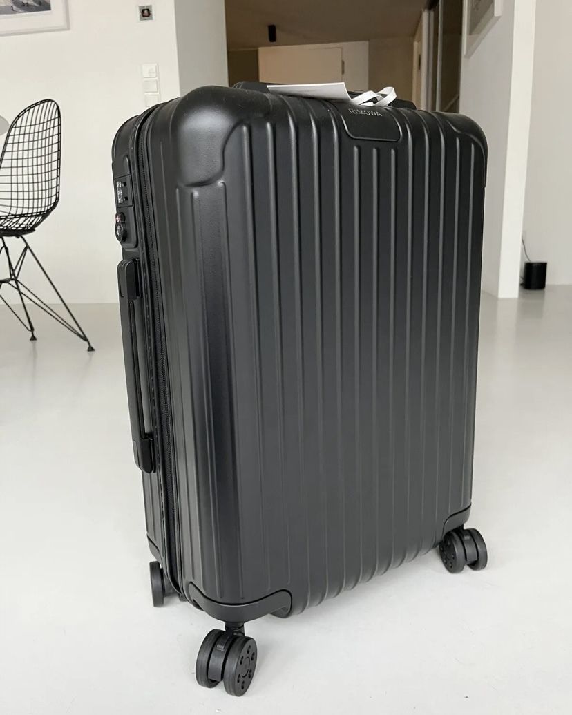 RIMOWA】Essential Cabin S マットブラック 4輪 (RIMOWA/スーツケース