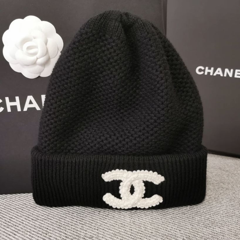 CHANEL ブラックニット帽編み込みデザイン CHANEL ブラックニット帽