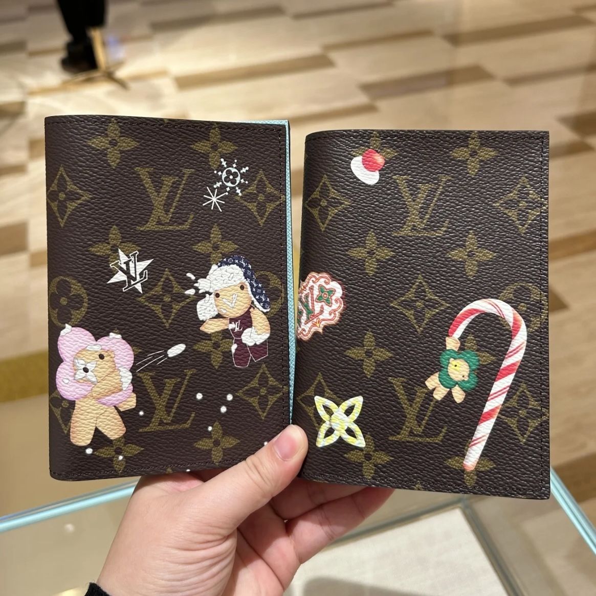 旅行が楽しみになる♪】ルイヴィトン パスポートケース 限定 (Louis