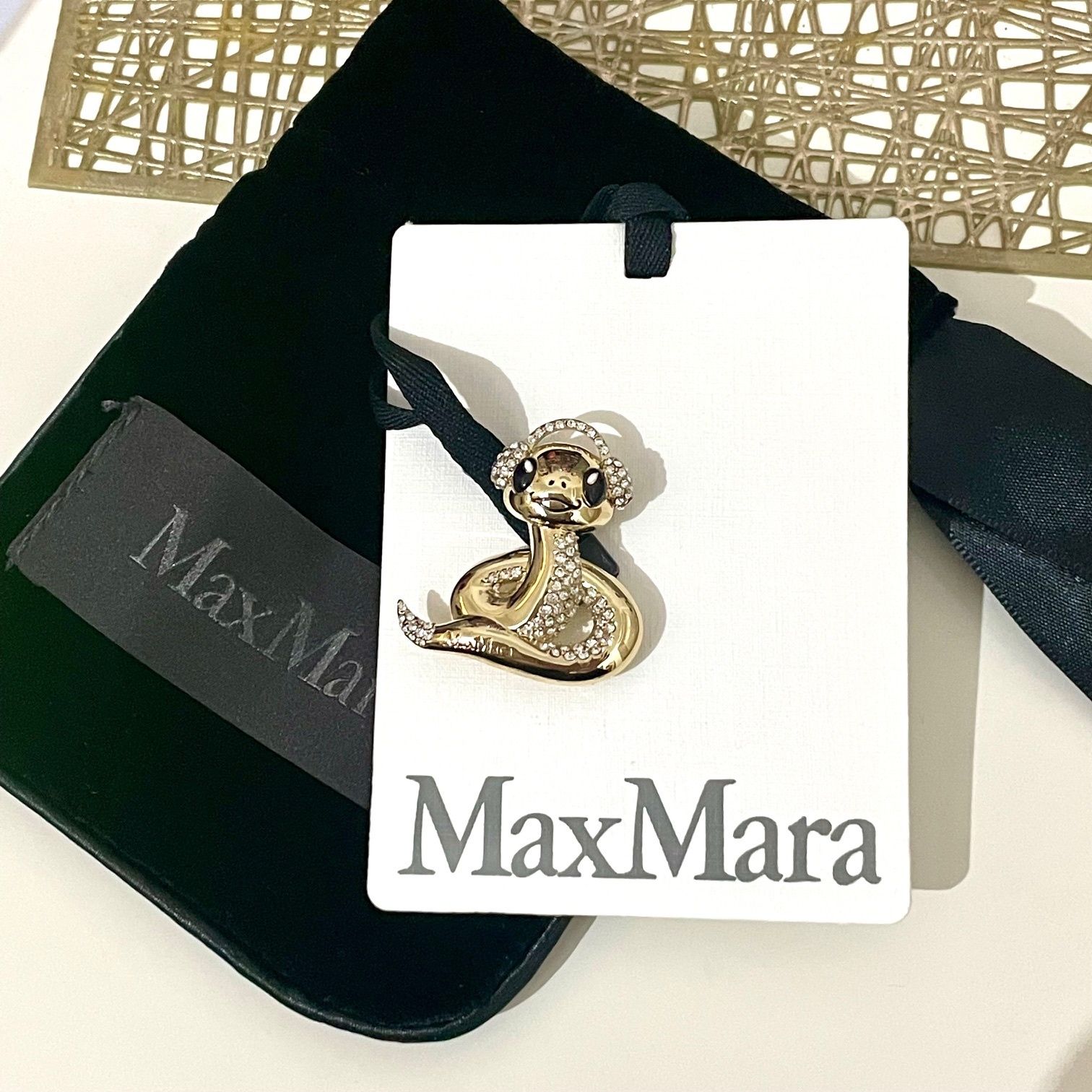 新品2025年 マックスマーラ CNYピン] クリスタル ブローチ ジュエリー