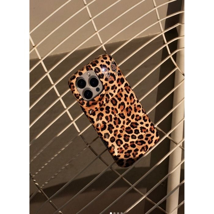 Urban Sophistication iPhone15Pro レオパード Urban Sophistication