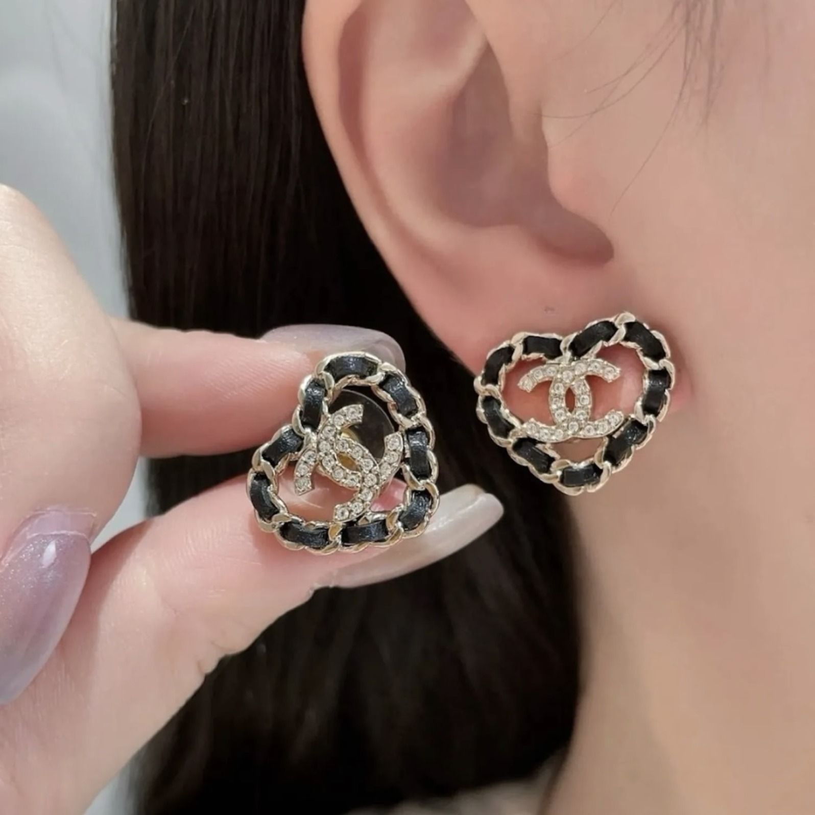 CHANELシルバー ハート型 フープピアス CHANELシルバー ハート型