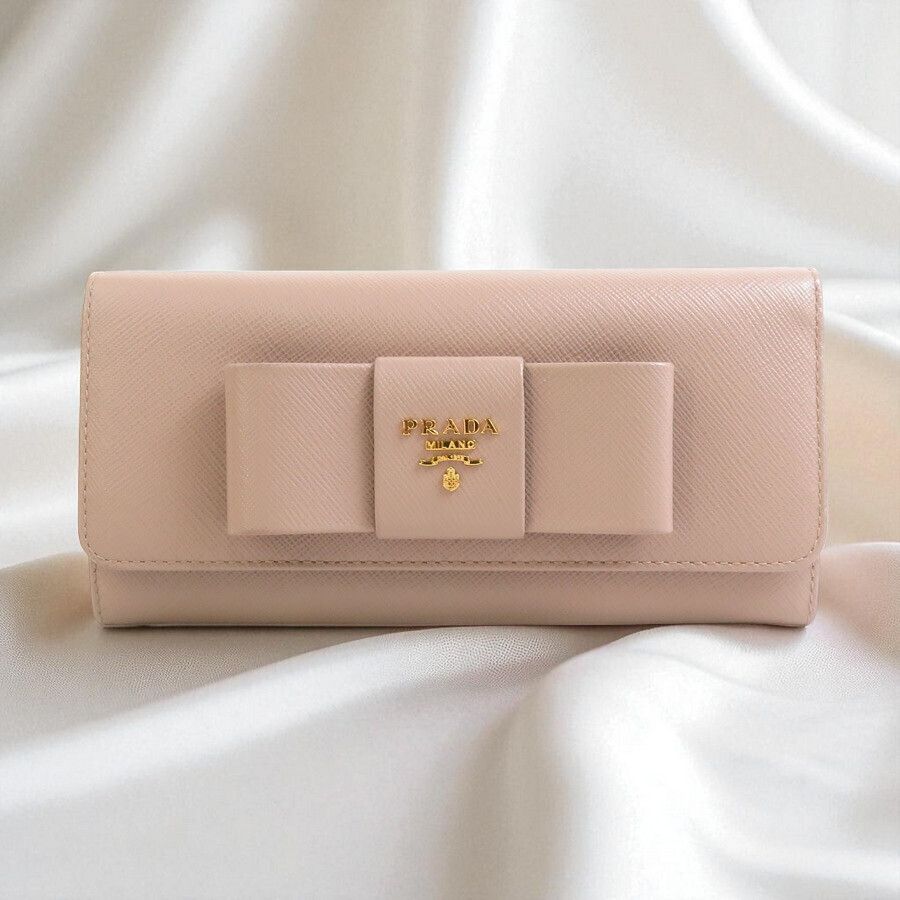 PRADA ベージュ レザー 二つ折り財布 PRADA 二つ折り財布 ベージュ