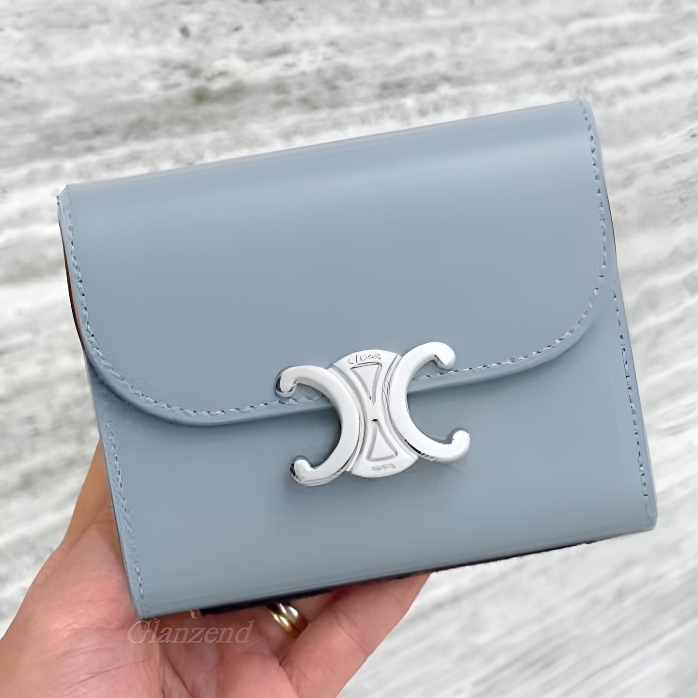 ギフトにも♪【CELINE】スモール トリオンフ フラップウォレット