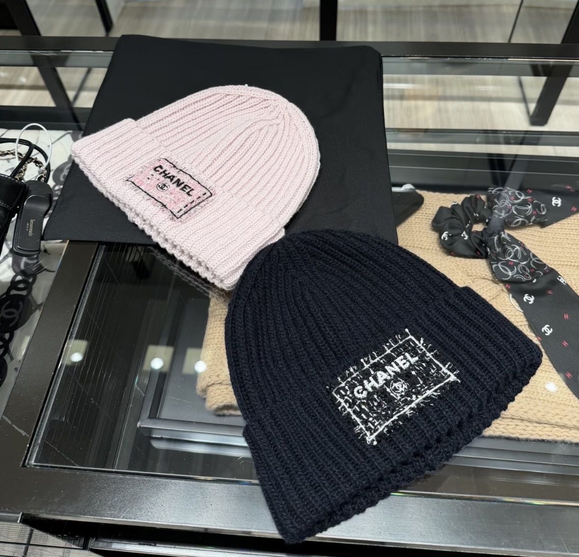 完売必須♪ロゴが可愛い♡【CHANEL】ニット帽 AAB453 (CHANEL/ニット