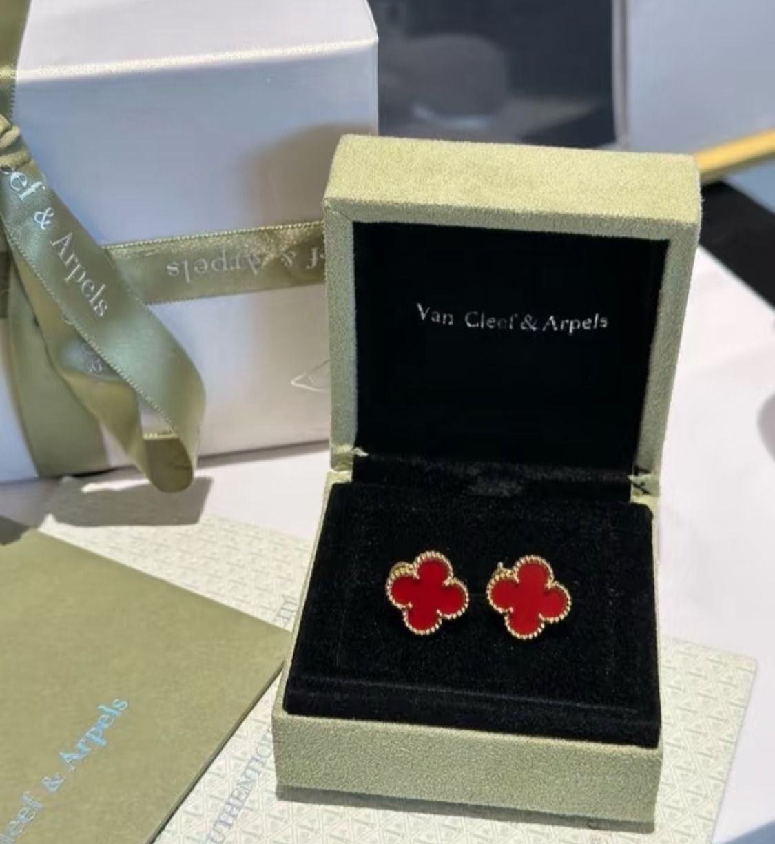 VanCleef＆Arpels スウィートアルハンブラ ピアス カーネリアン (Van