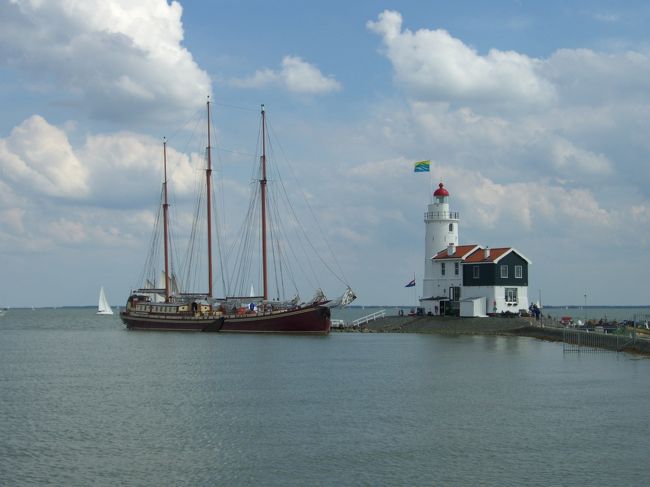 オランダのマルケン（Marken）島とフォーレンダム（Volendam