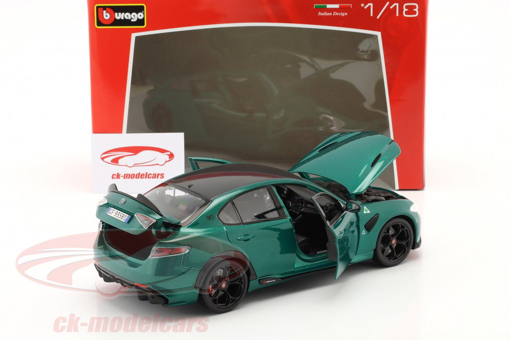 Bburago 1:18 Alfa Romeo Giulia GTA year 2020 montreal green