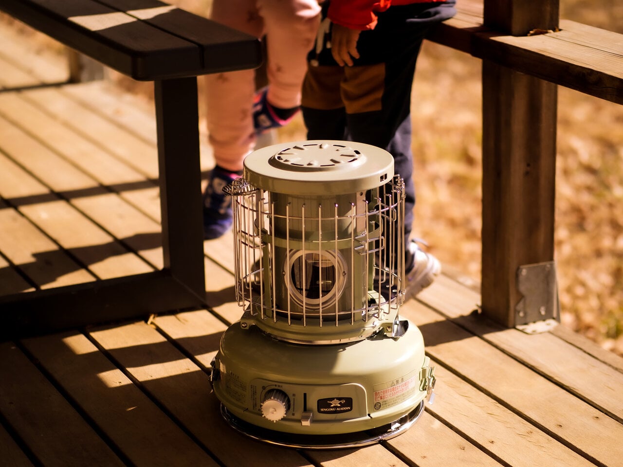 センゴクアラジン ポータブルガスストーブ ホワイト ポータブル ガス