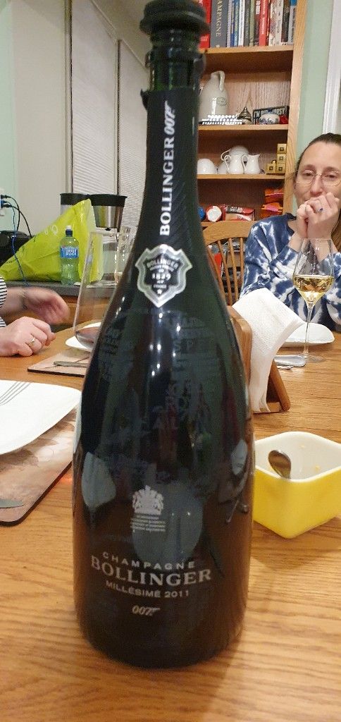 2011 Bollinger Champagne Millésime Brut 007 James Bond - CellarTracker