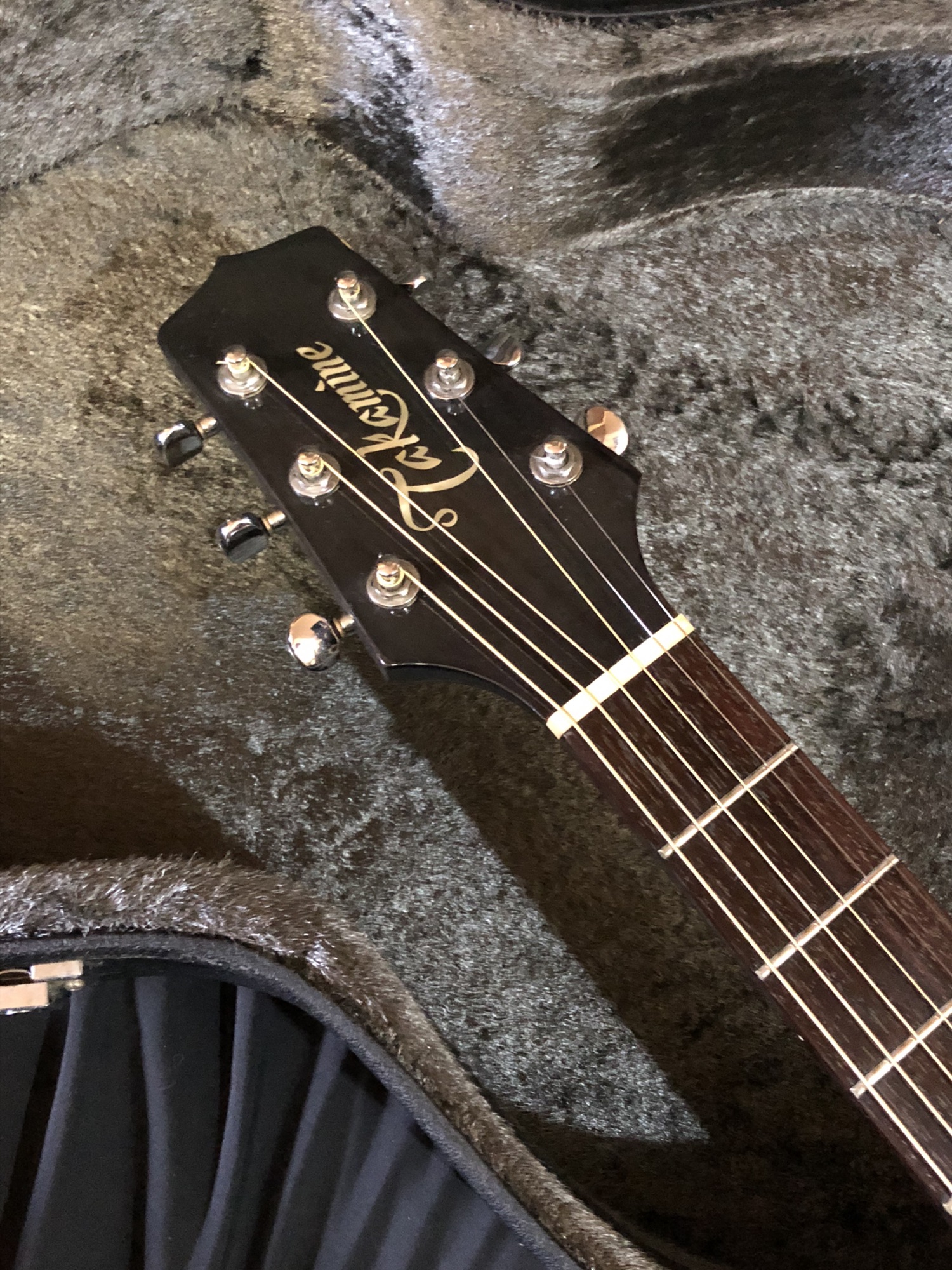 美品 Takamine 100シリーズ BK 型番不明 プリアンプ付きエレアコ 美品