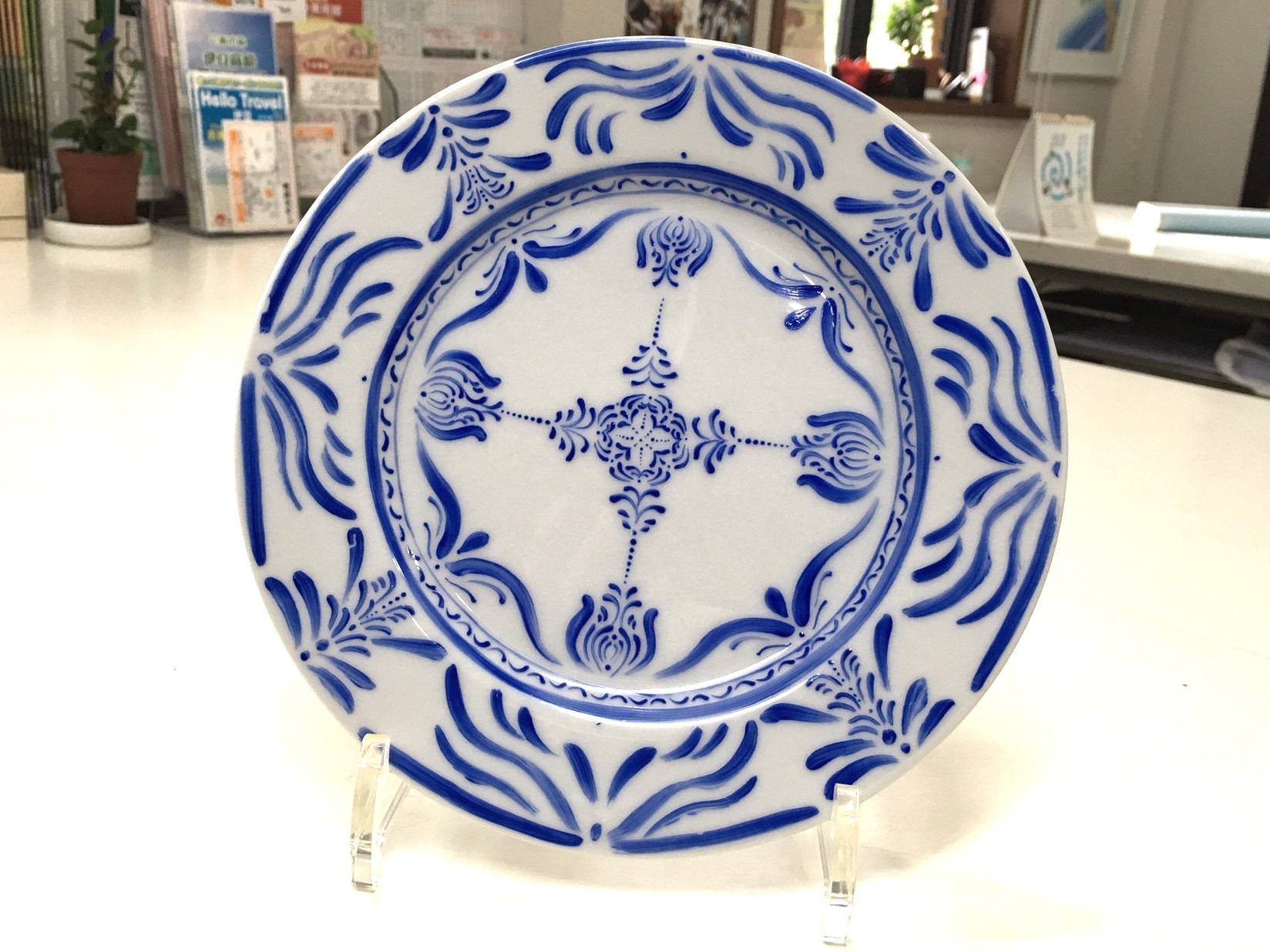 ☆じゃらん限定・23㎝リム皿の絵付け☆カリギュラフィーの文字入れの