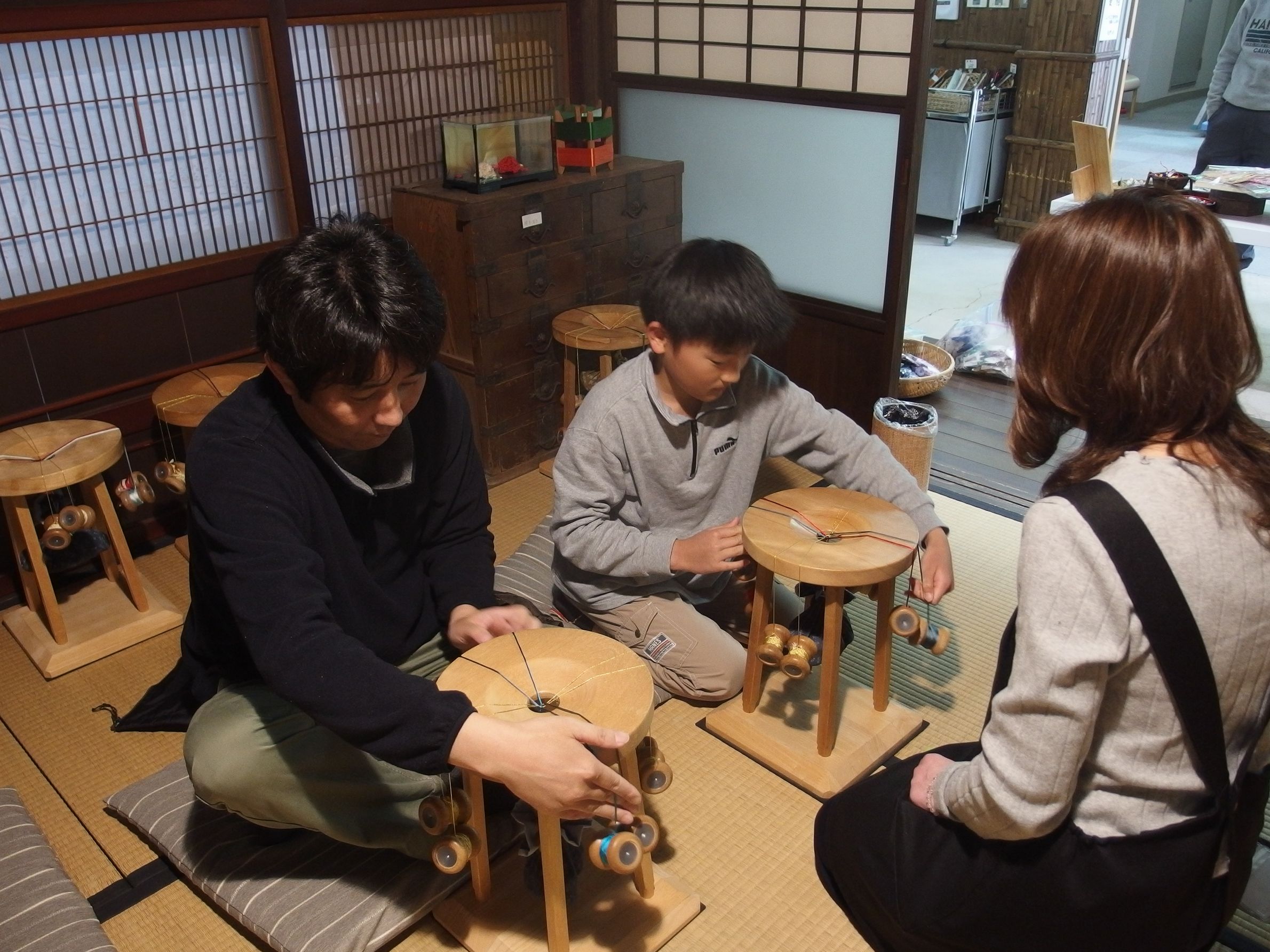 1回30分/くみひも体験】くみひも台「丸台」で組む。。絹100％の糸と