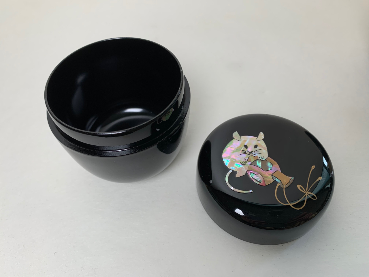 煙草入れ 工芸品 目貫 法螺貝弁慶 金工 煙草入れ 工芸品 目貫 法螺貝