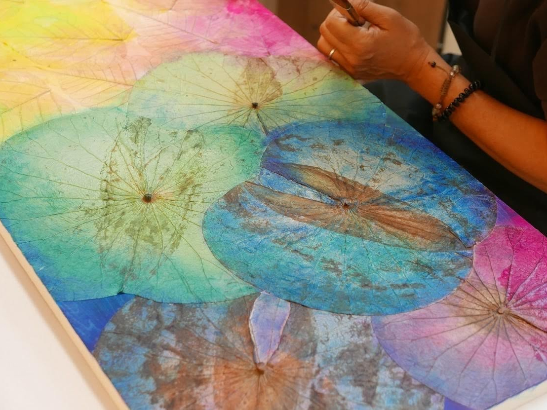 2024年9月開催】ボタニーペインティング！天然の植物をパネルに貼って