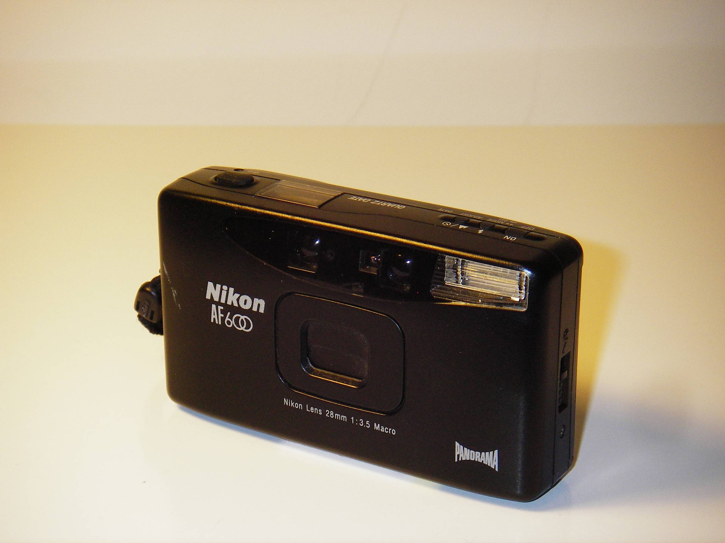 Lomopedia: Nikon AF600 · Lomography