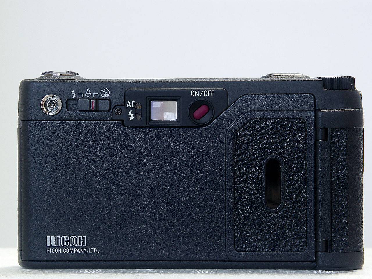 Lomopedia: Ricoh GR21 · Lomography