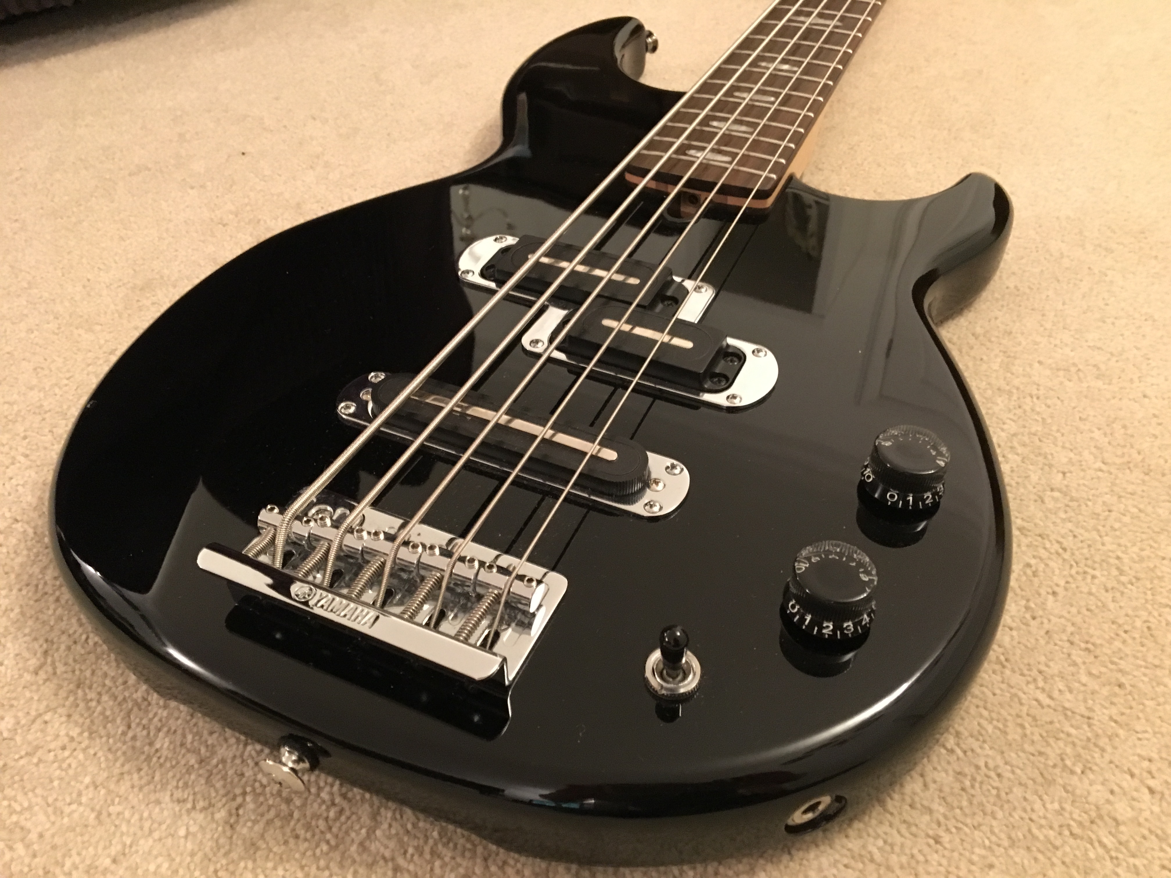 ヤマハ | BB1024 - エレキベース - 概要 【名機/生産完了】YAMAHA