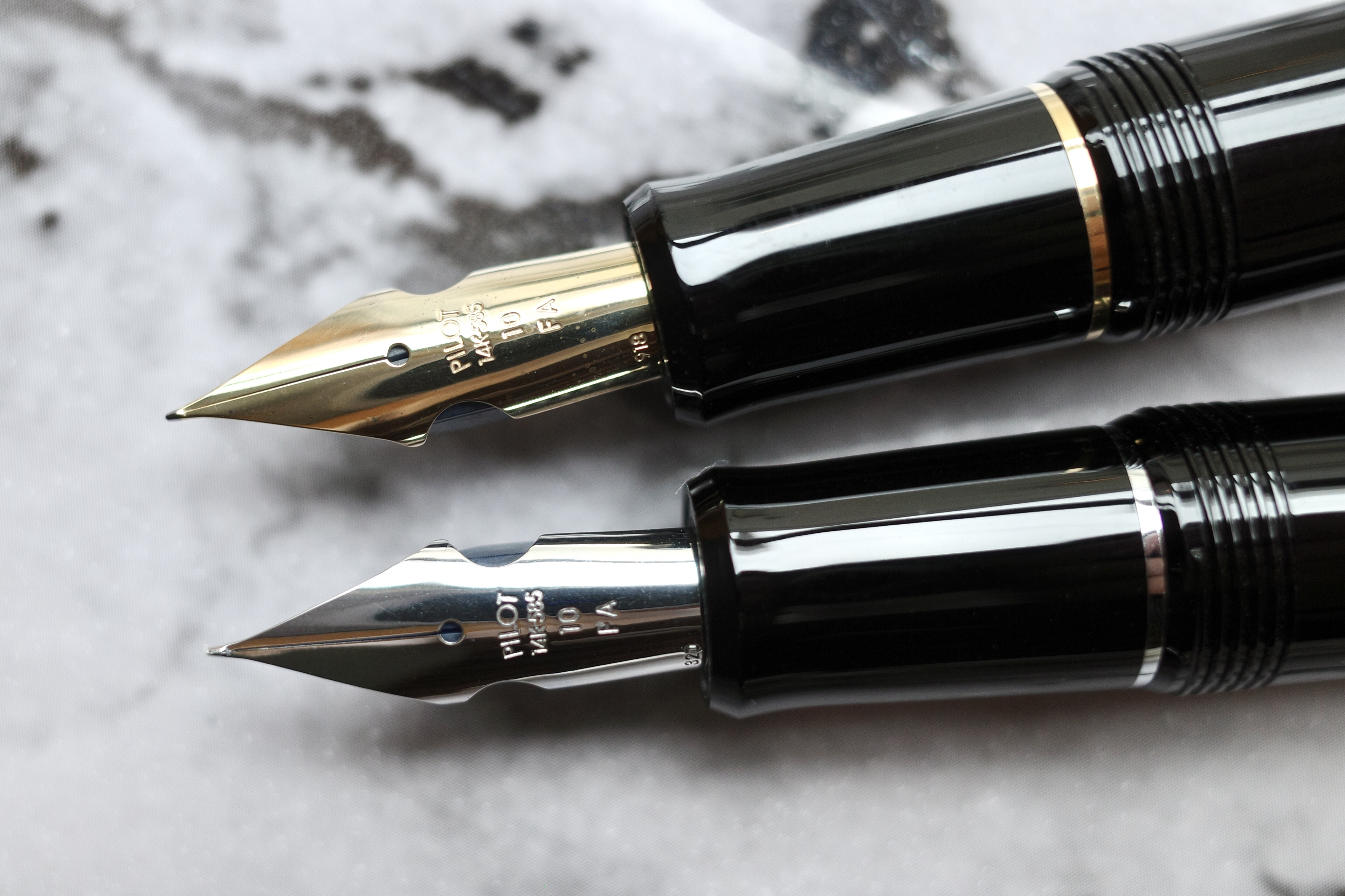 PILOT/パイロット Custom カスタム743 万年筆 ペン先 14金 B（太字）