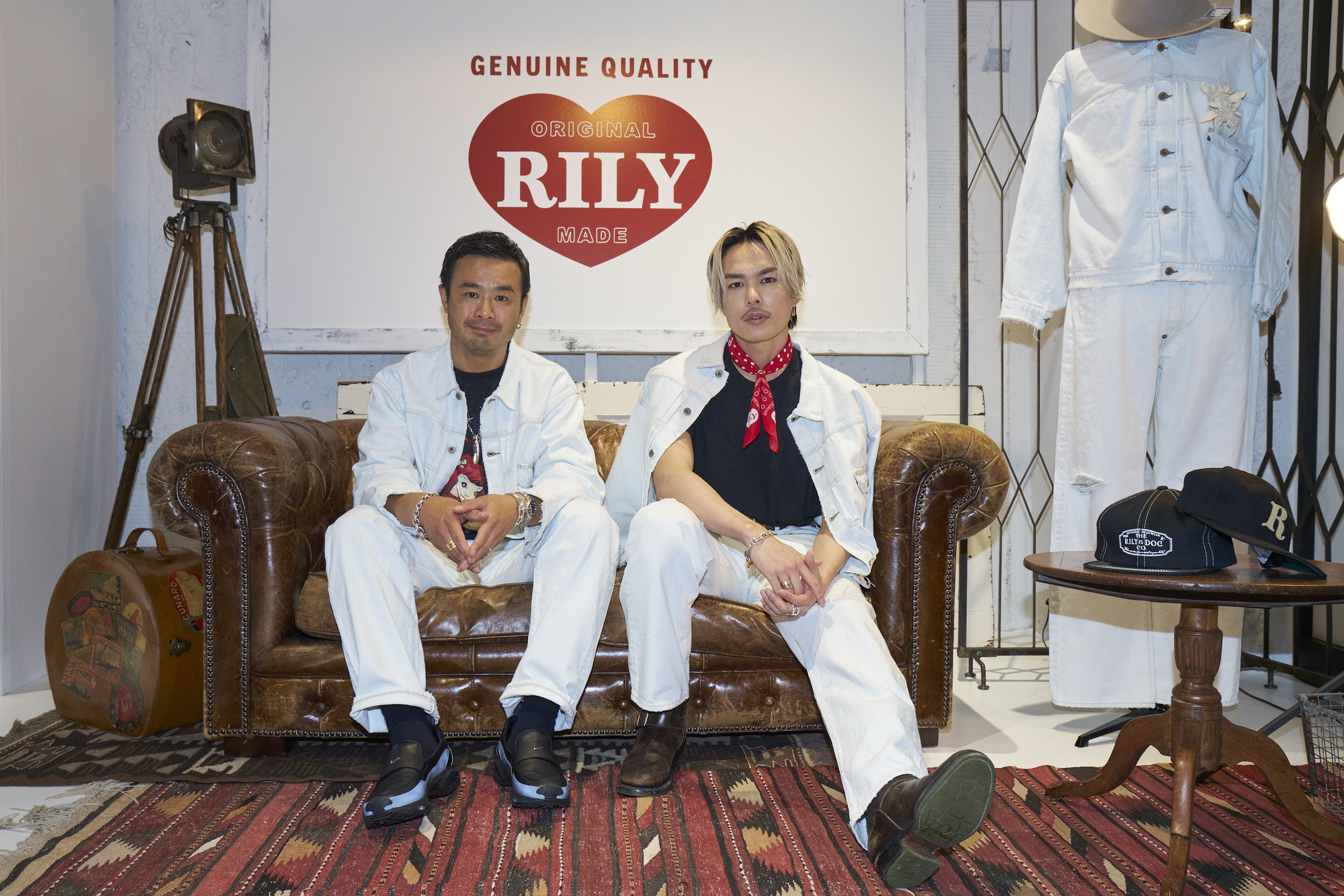 今市隆二 RILY ベージュショルダーバッグとバンダナとピンバッチの3点