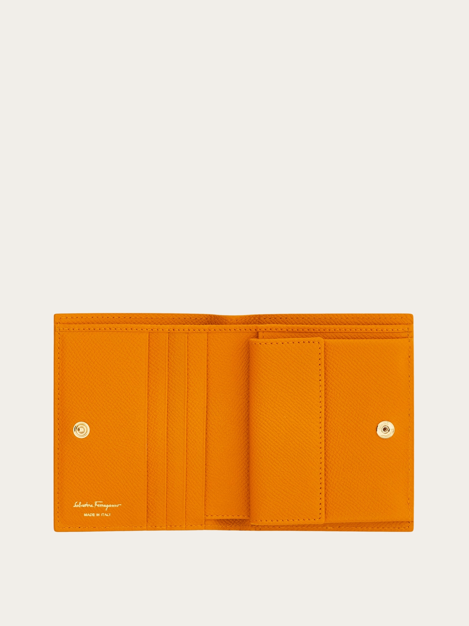 フェラガモ 未使用に近い 二つ折り財布 イタリアで購入 【公式通販】