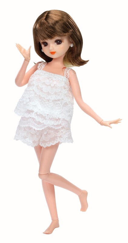 大人もリカちゃんを楽しもう!可動式関節ボディで自然なポージングが