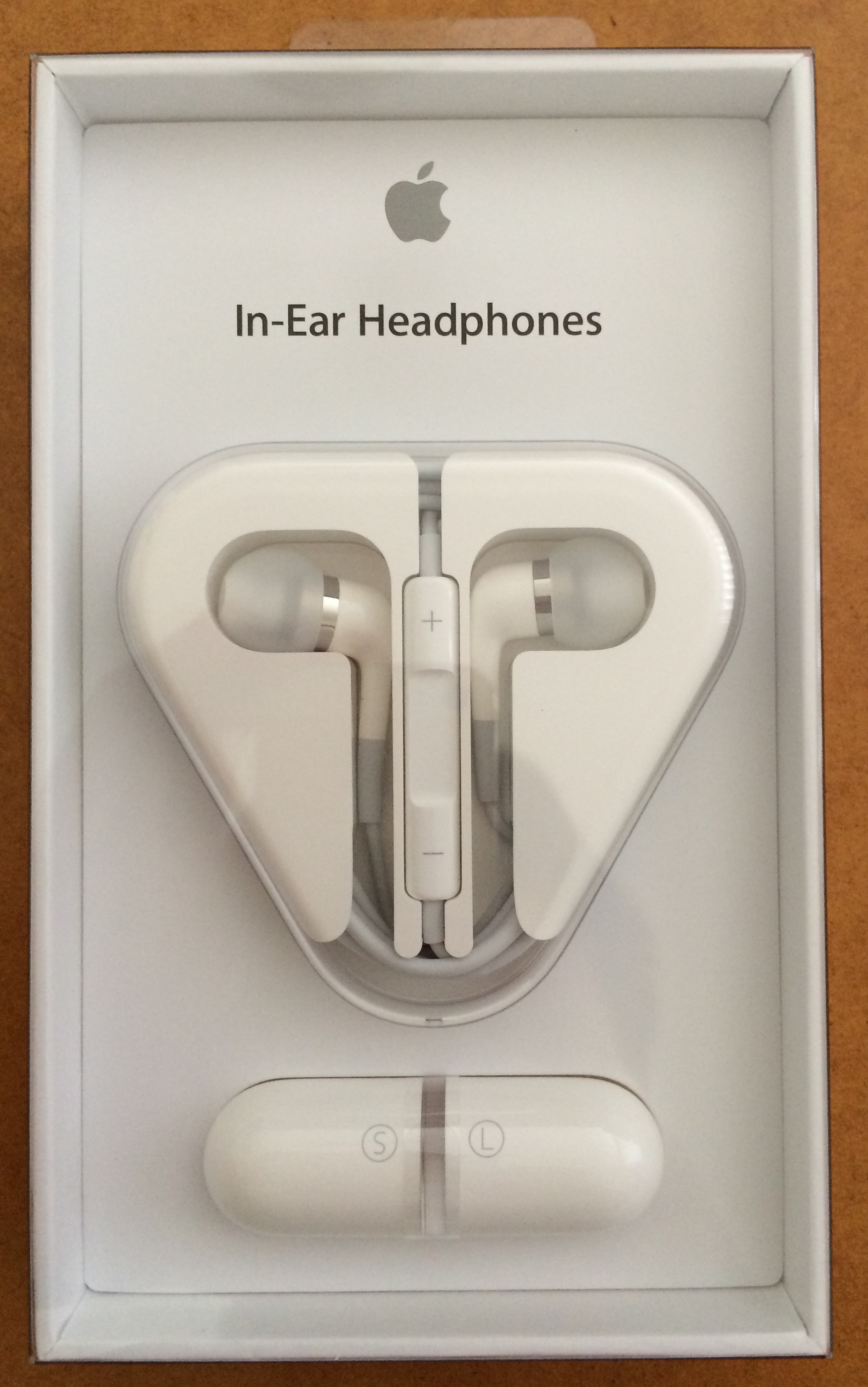 Apple ME186FE/A In-Ear “Headphones” Review | Headphone Reviews and
