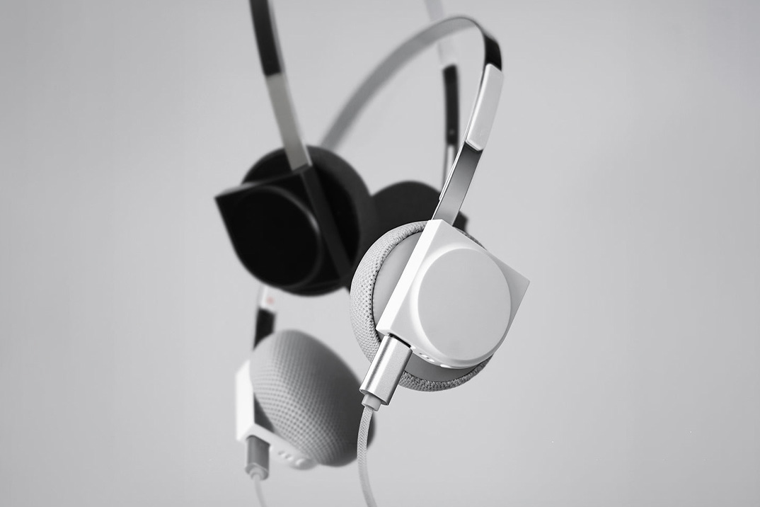 km5's Retro-Inspired Hp1 Headphones Look Like the Ones You Used