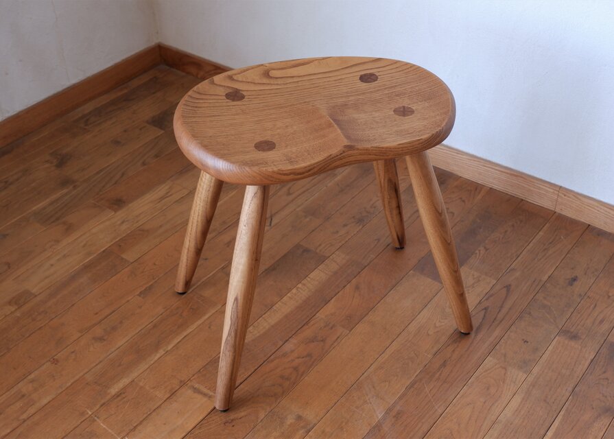 栗のコーヒー染めスツール | iichi 日々の暮らしを心地よくする