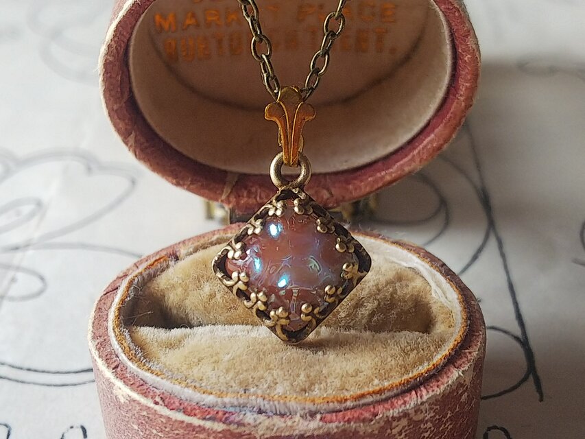 アンティーク サフィレット（スクエア型 8㎜）フルール・ド・リス