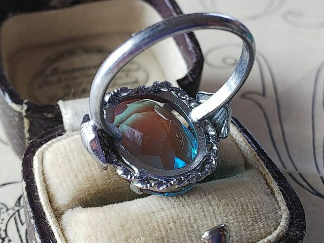 アンティーク サフィレット（約16.5×13㎜厚み約7.2㎜）シェルのような