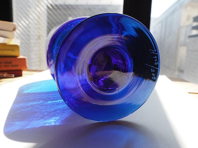 エリック・ホグラン／深い青色ゴブレット／フラワーベース／ブルー