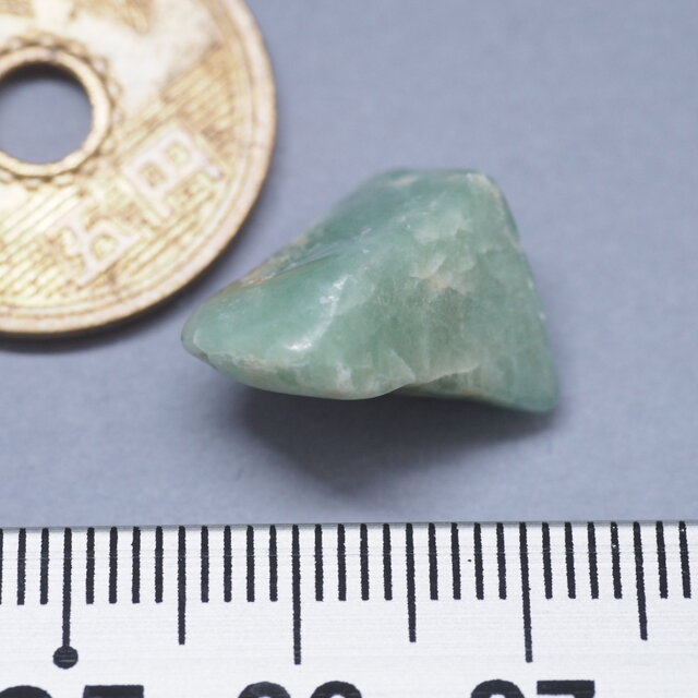 糸魚川翡翠 コレクション用原石 35 | iichi 日々の暮らしを心地よく