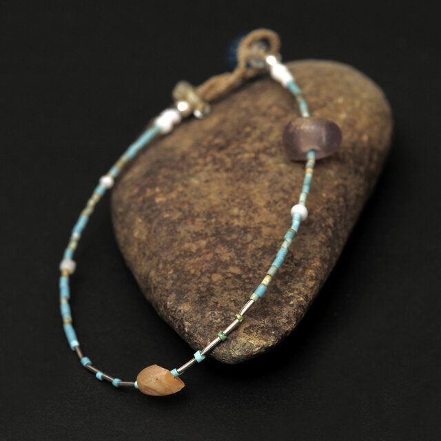 紀元前千年の古代カーネリアンと浮遊するビーズの装身具 | iichi 日々