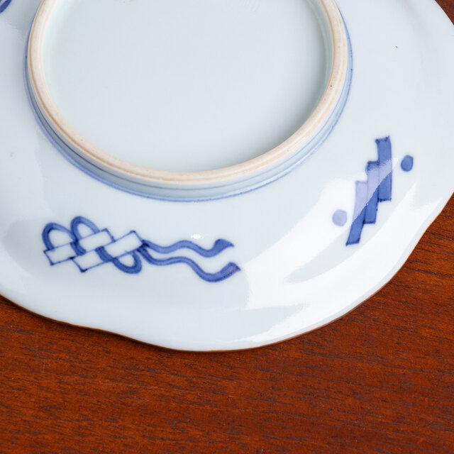 古伊万里 染付 捻り文様 中皿 江戸後期 | iichi 日々の暮らしを